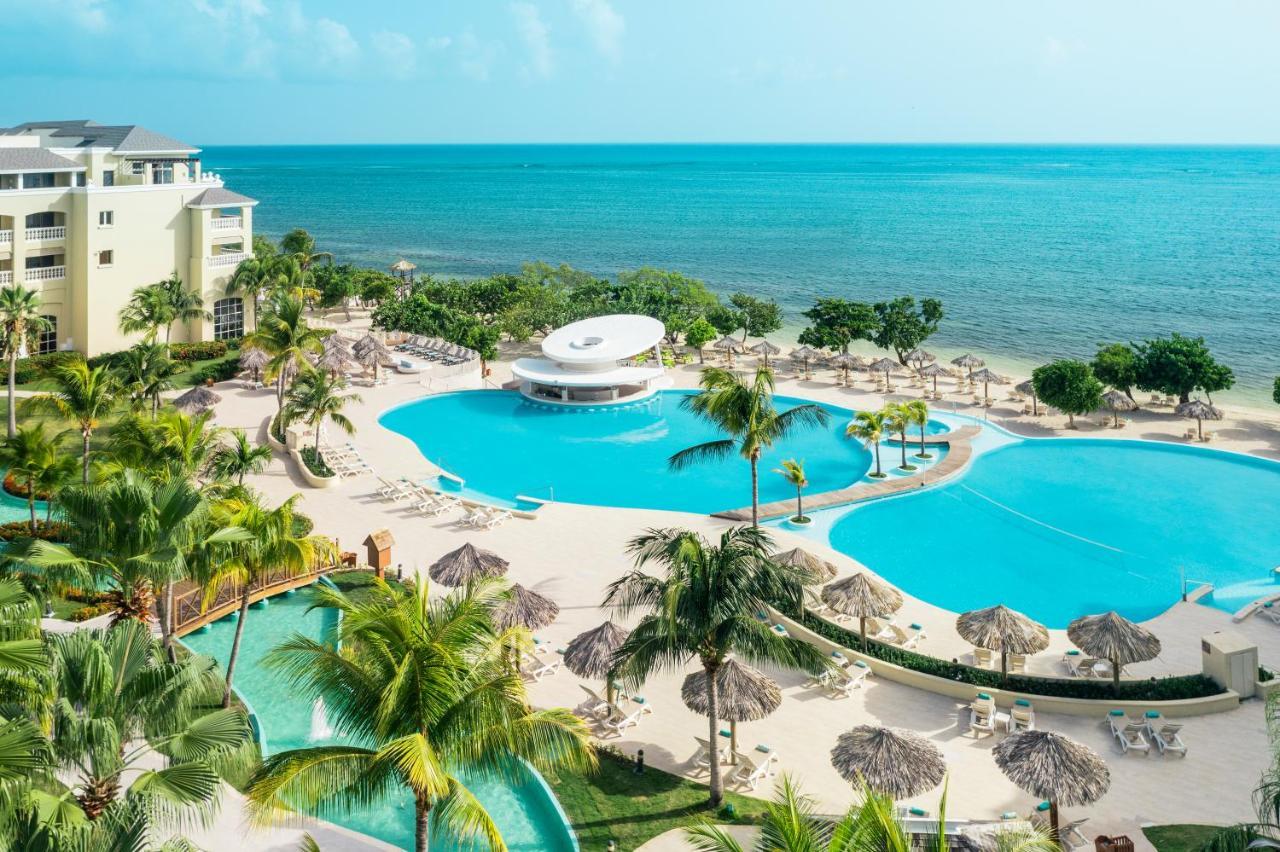 Iberostar Waves Rose Hall Beach Hotel Montego Bay Exterior photo